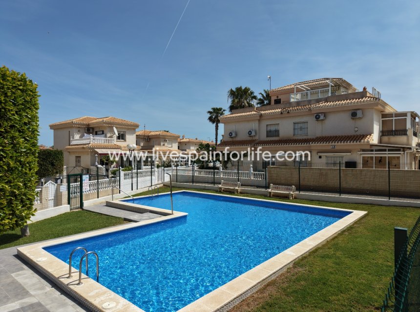 Weiterverkauf - Semi-detached house / Quad -
Orihuela Costa - Playa Flamenca