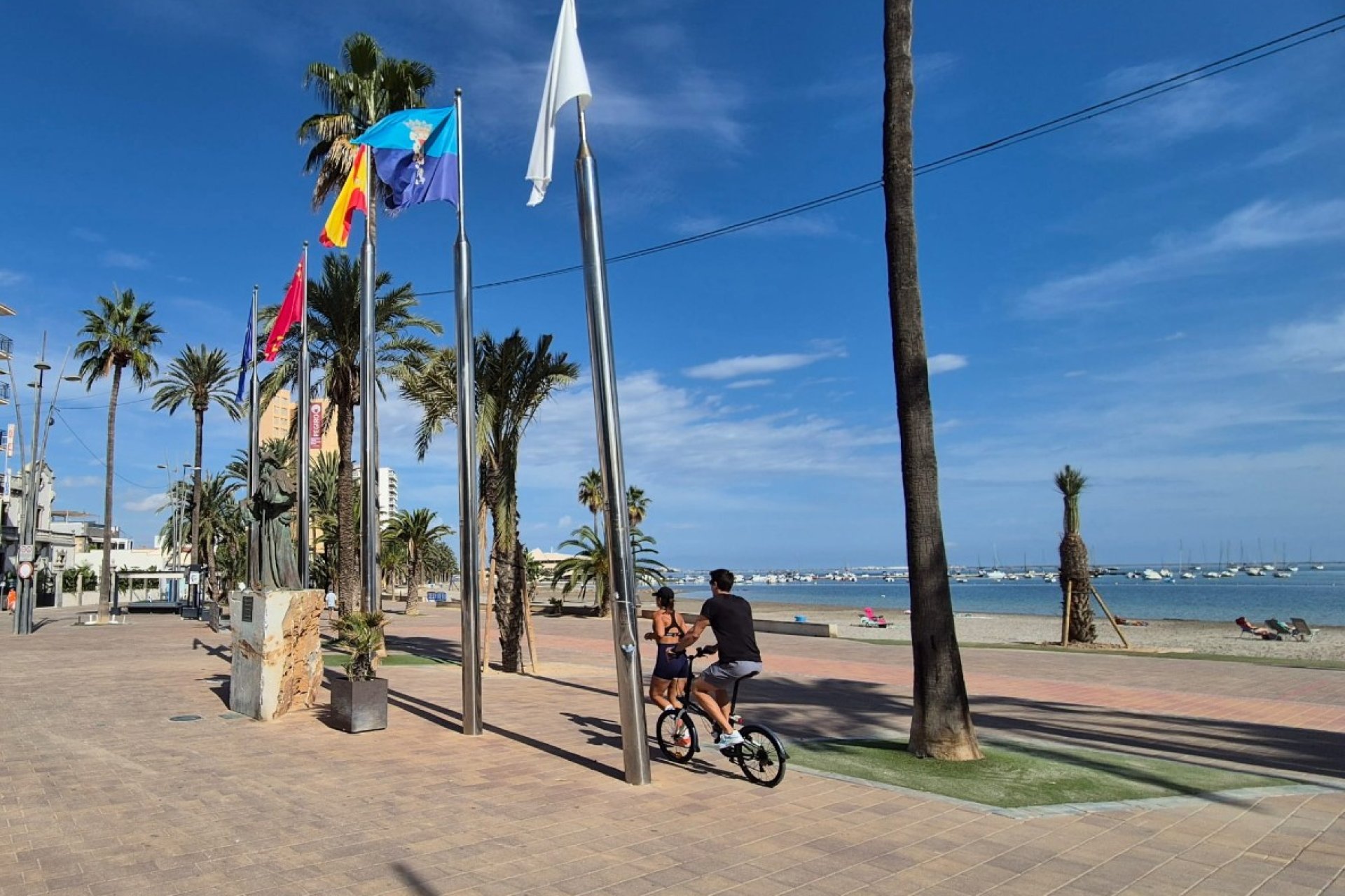 Weiterverkauf - Semi-detached house / Quad -
Santiago de La Ribera - Santiago de La Ribera - Town