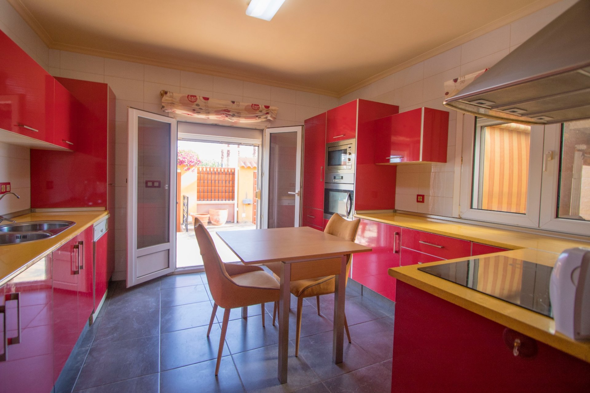 Weiterverkauf - Semi-detached house / Quad -
Torrevieja - El Chaparral