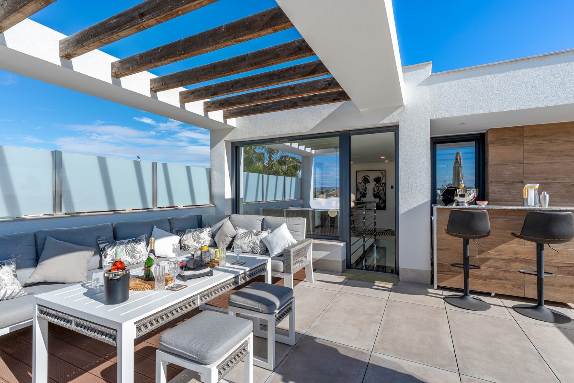 Weiterverkauf - Villa (freistehende) -
Alicante