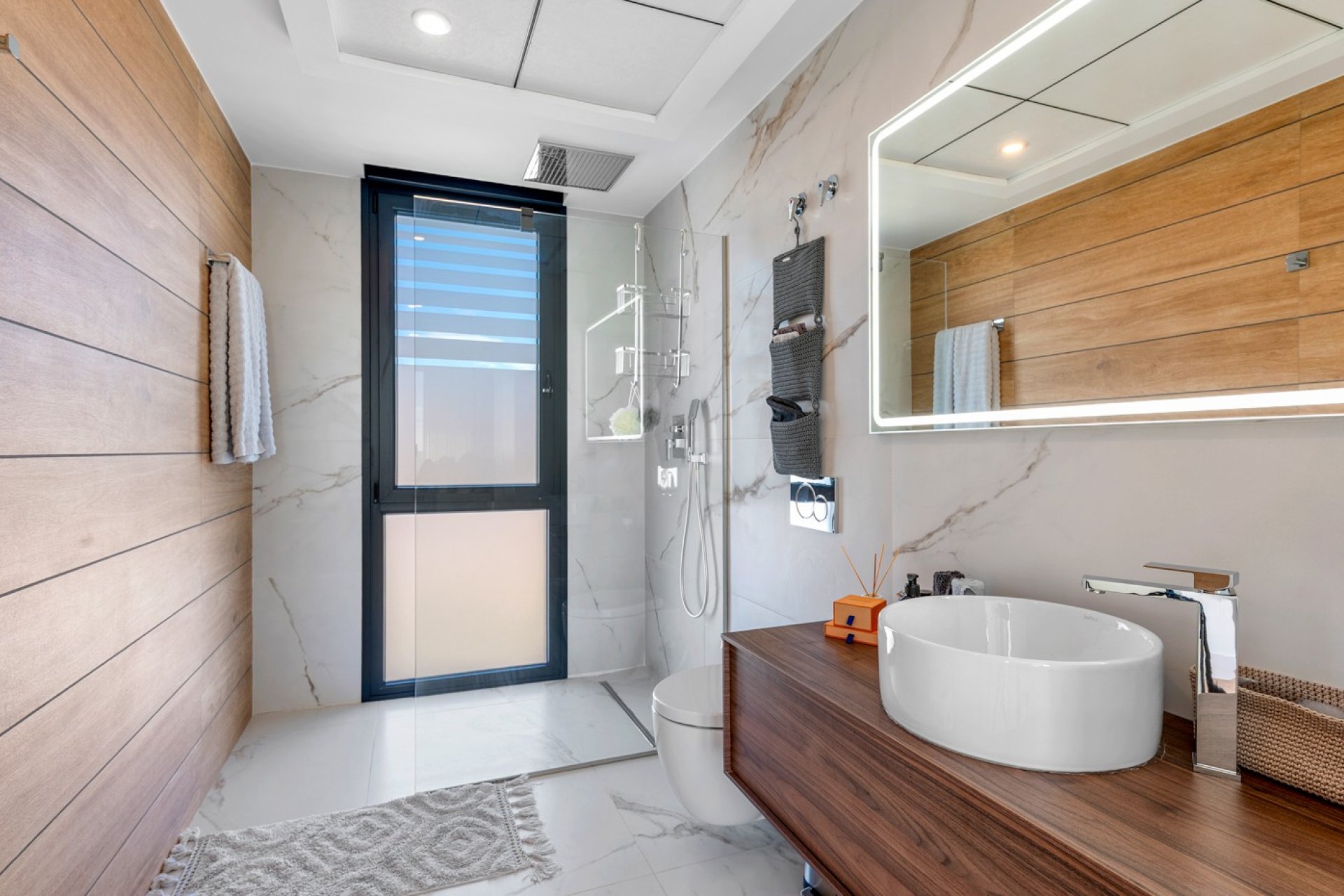 Weiterverkauf - Villa (freistehende) -
Alicante