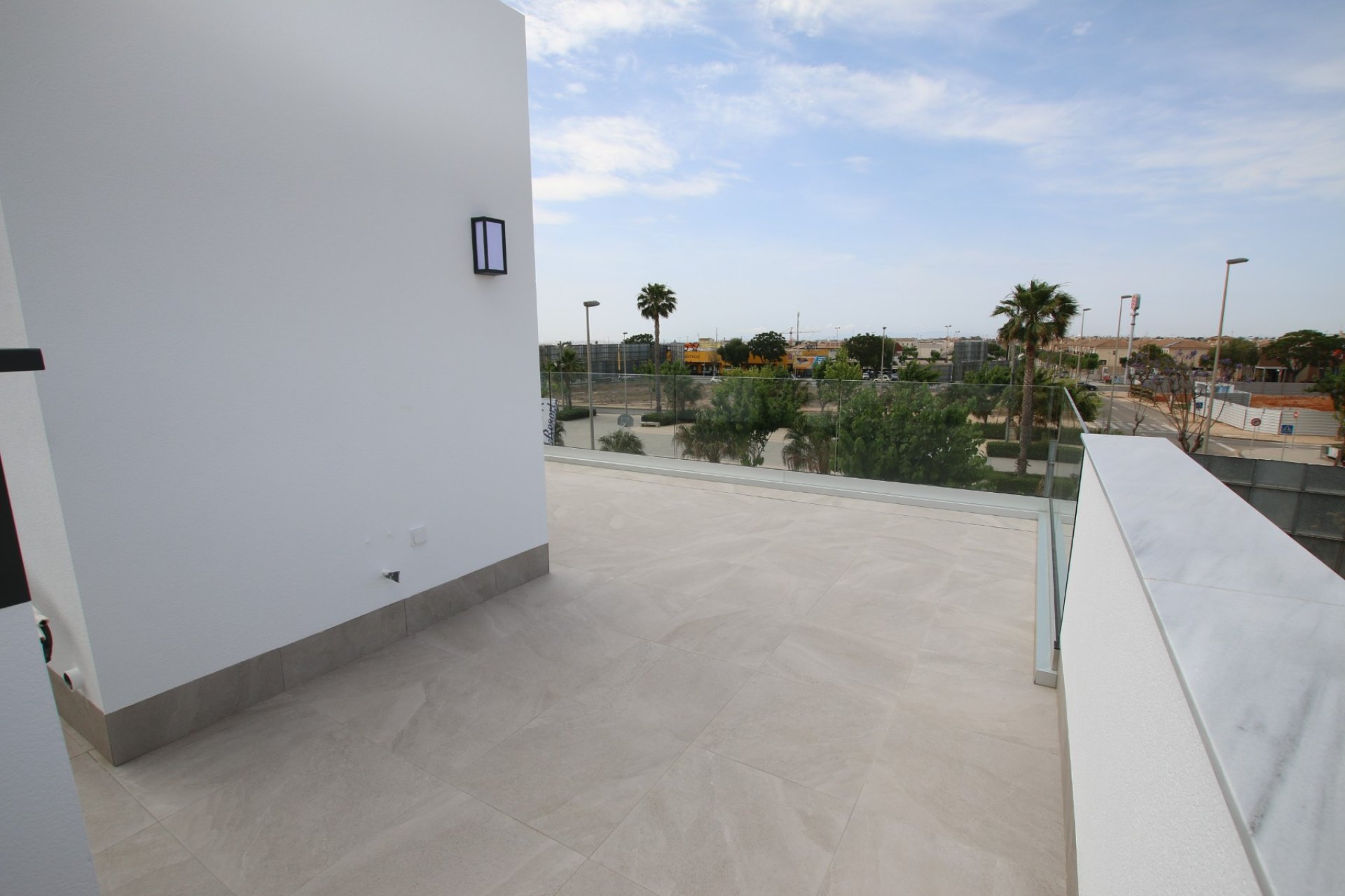 Weiterverkauf - Villa (freistehende) -
Alicante