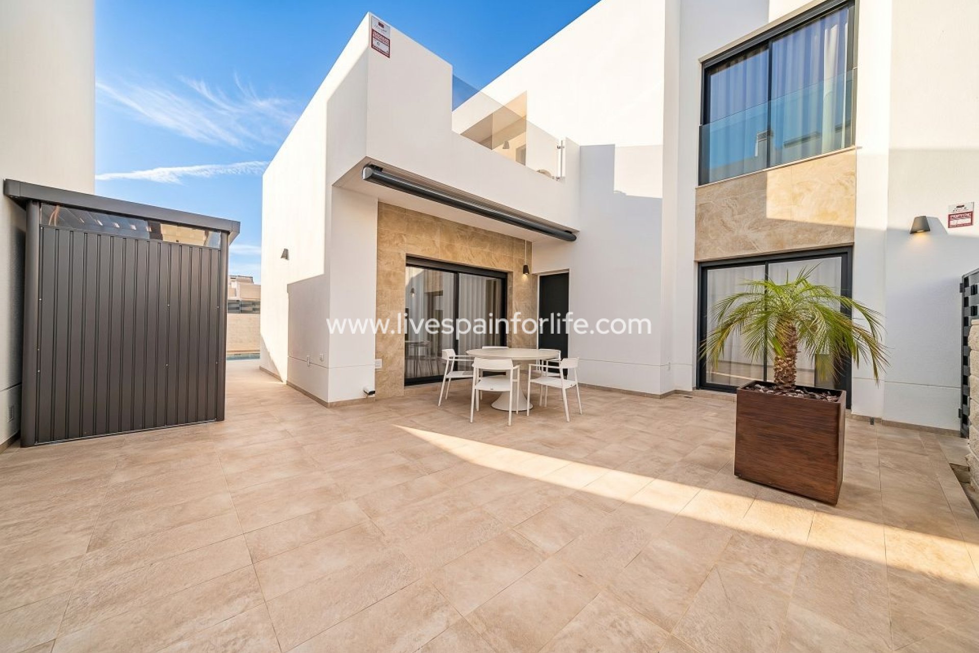 Weiterverkauf - Villa (freistehende) -
Alicante