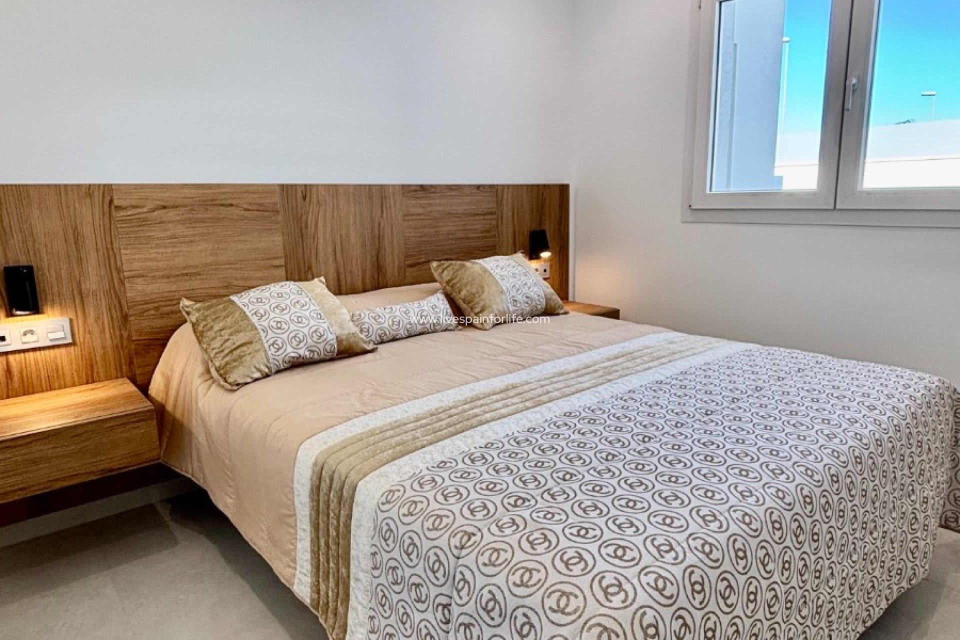 Weiterverkauf - Villa (freistehende) -
Benijofar