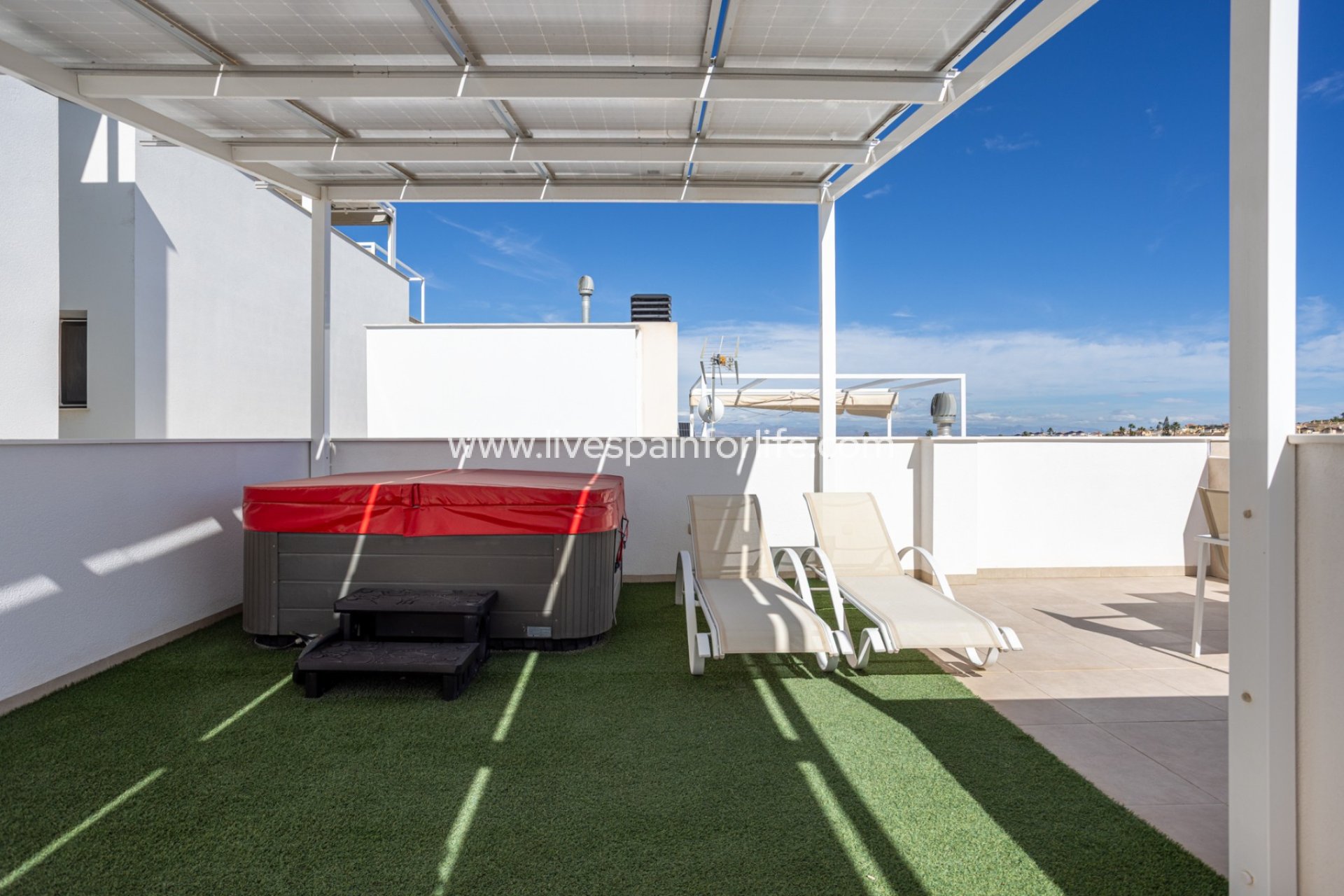Weiterverkauf - Villa (freistehende) -
Benijofar