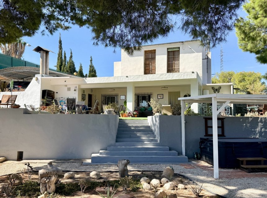 Weiterverkauf - Villa (freistehende) -
Elche - Center