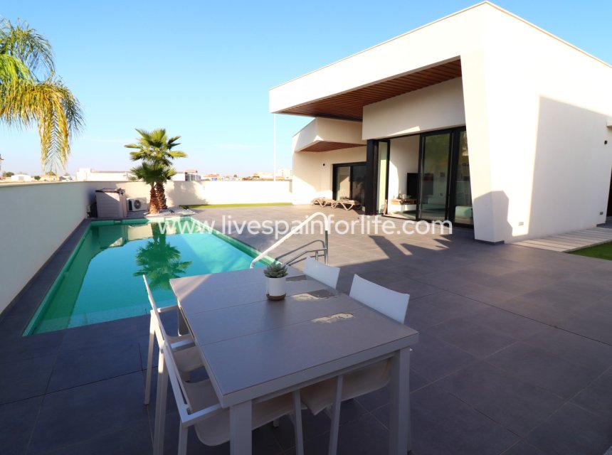 Weiterverkauf - Villa (freistehende) -
Formentera Del Segura - Fincas de La Vega