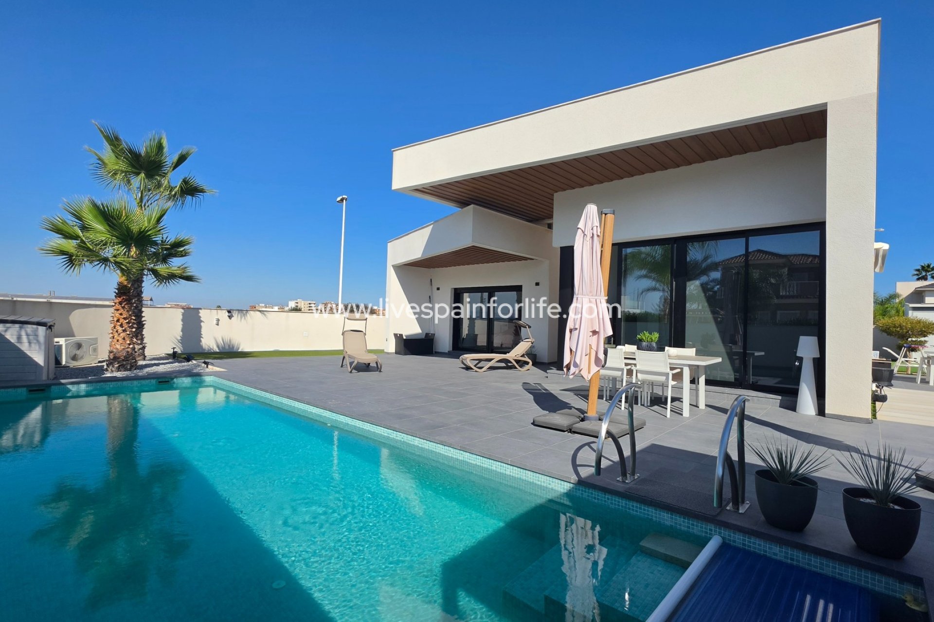 Weiterverkauf - Villa (freistehende) -
Formentera Del Segura - Fincas de La Vega