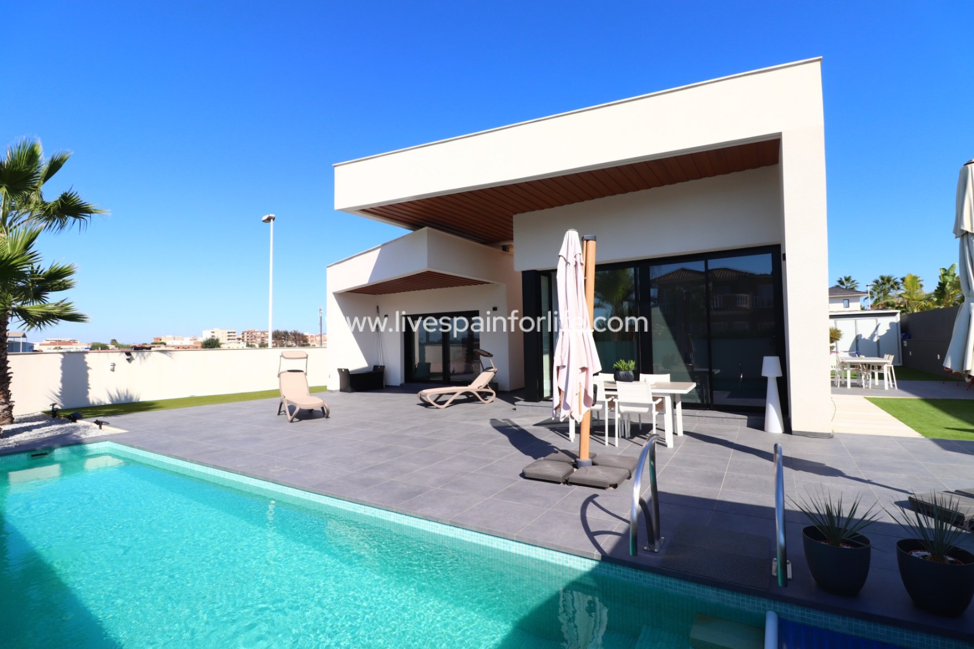 Weiterverkauf - Villa (freistehende) -
Formentera Del Segura - Fincas de La Vega