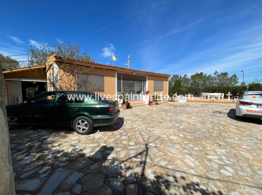 Weiterverkauf - Villa (freistehende) -
Guardamar del Segura - Valencian Community