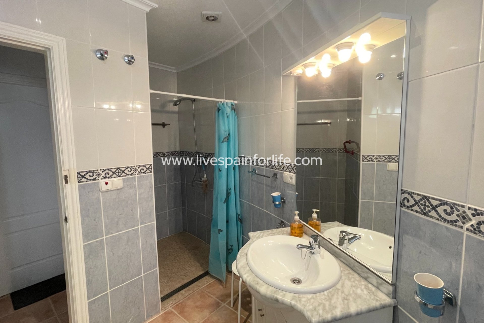 Weiterverkauf - Villa (freistehende) -
Hondon De Las Nieves