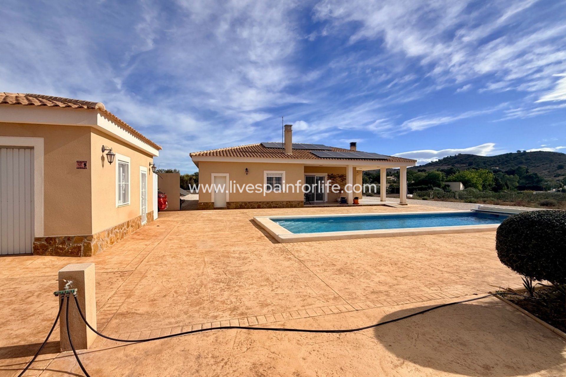 Weiterverkauf - Villa (freistehende) -
Hondon De Las Nieves