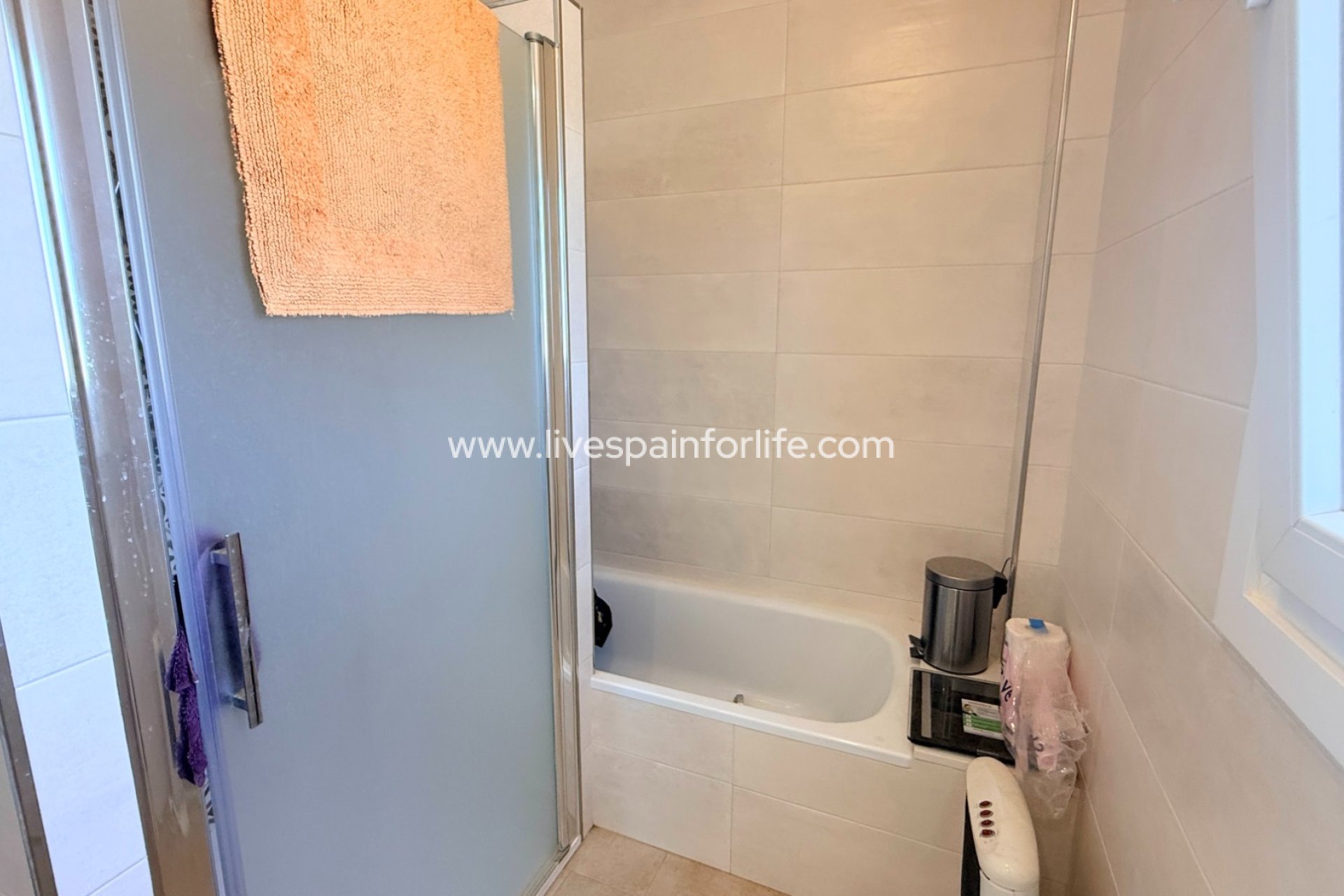 Weiterverkauf - Villa (freistehende) -
Hondon De Las Nieves