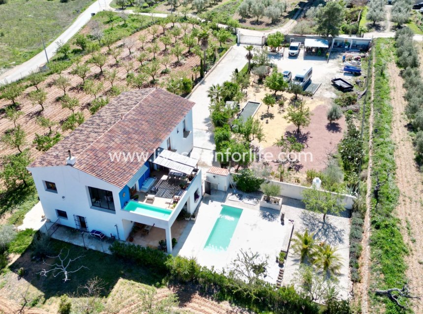 Weiterverkauf - Villa (freistehende) -
Hondon De Las Nieves