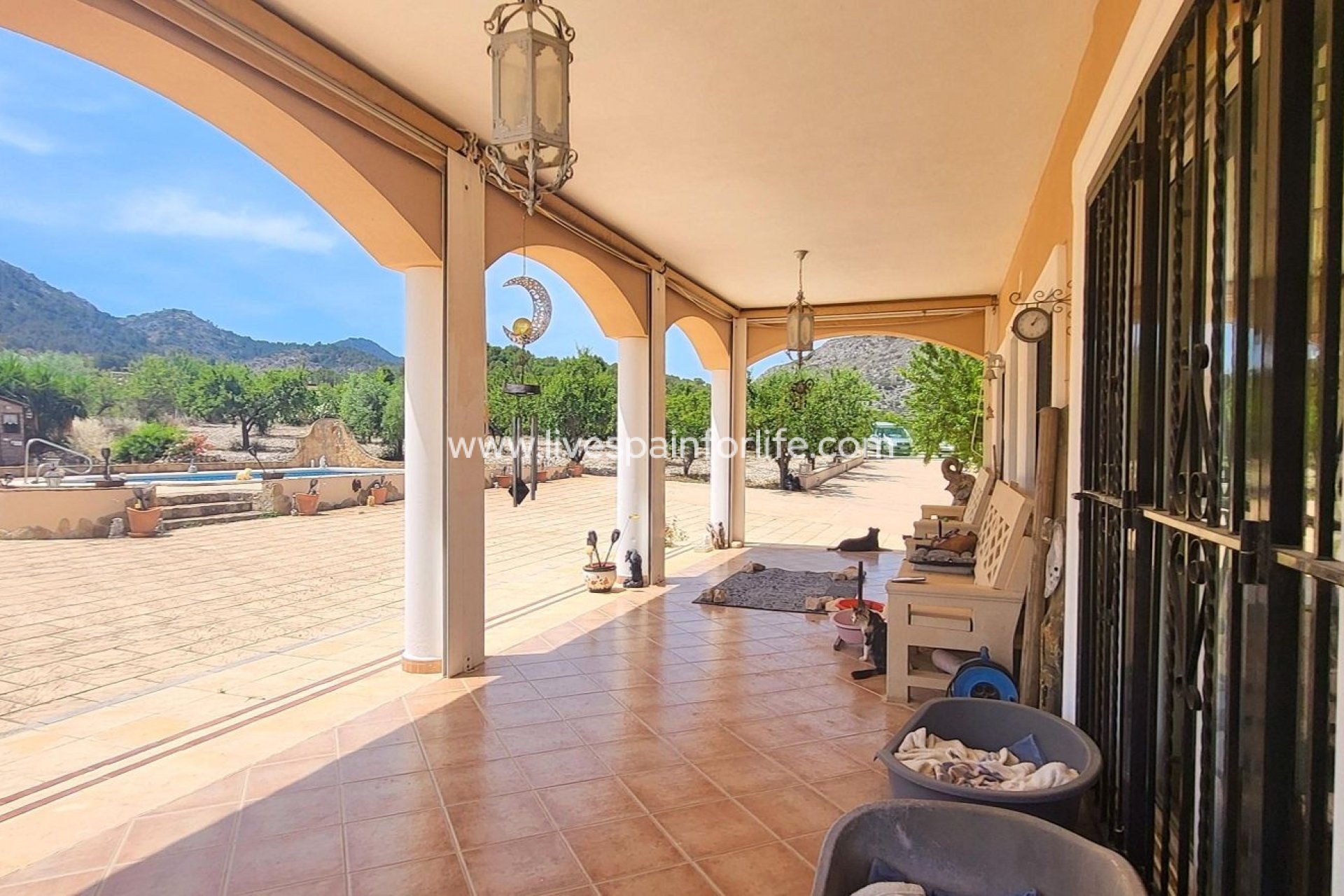 Weiterverkauf - Villa (freistehende) -
Hondon De Las Nieves