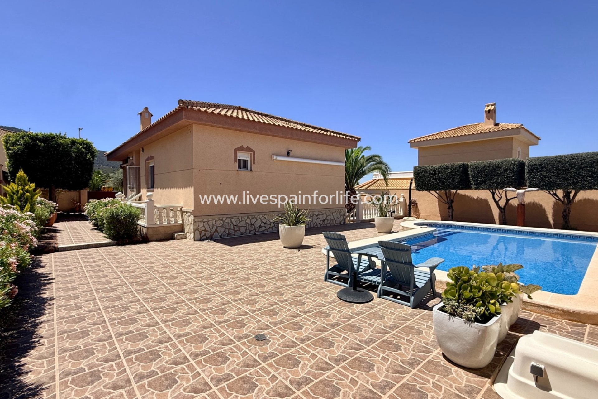 Weiterverkauf - Villa (freistehende) -
Hondon De Las Nieves