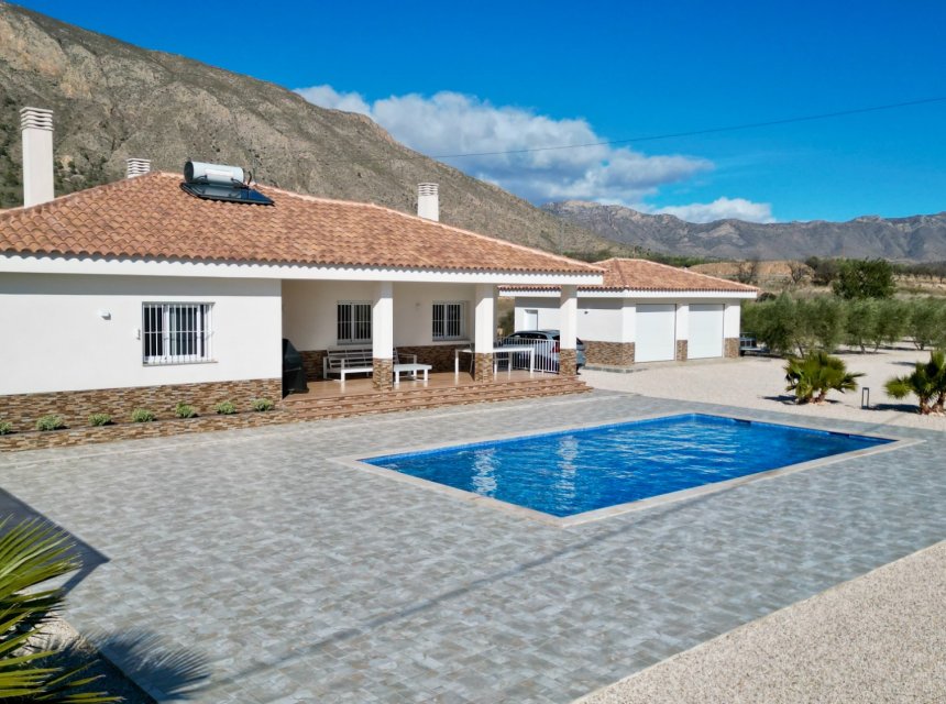 Weiterverkauf - Villa (freistehende) -
Macisvenda