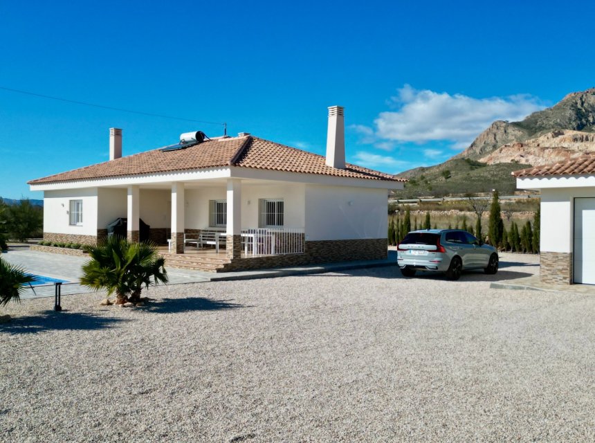 Weiterverkauf - Villa (freistehende) -
Macisvenda