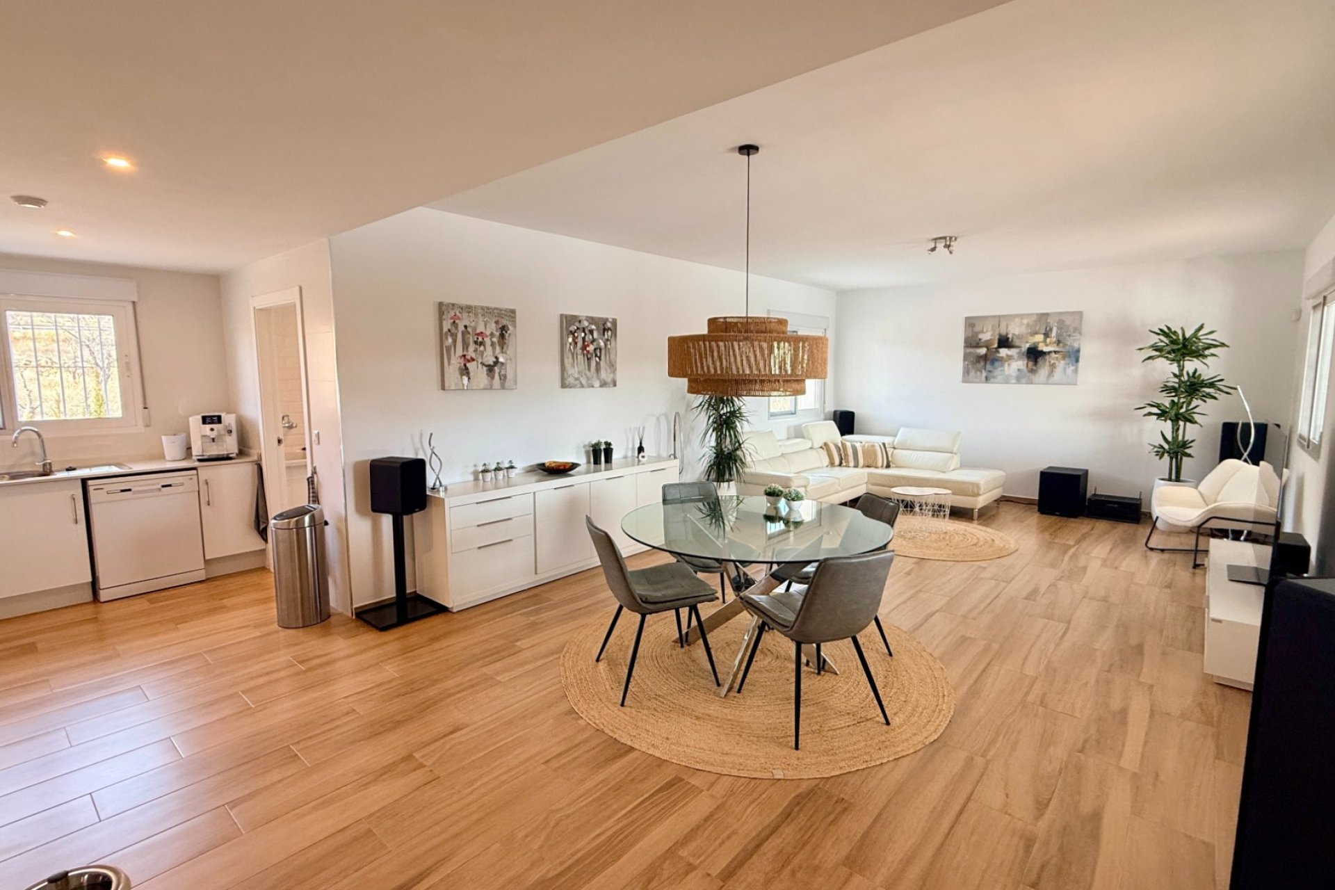 Weiterverkauf - Villa (freistehende) -
Macisvenda