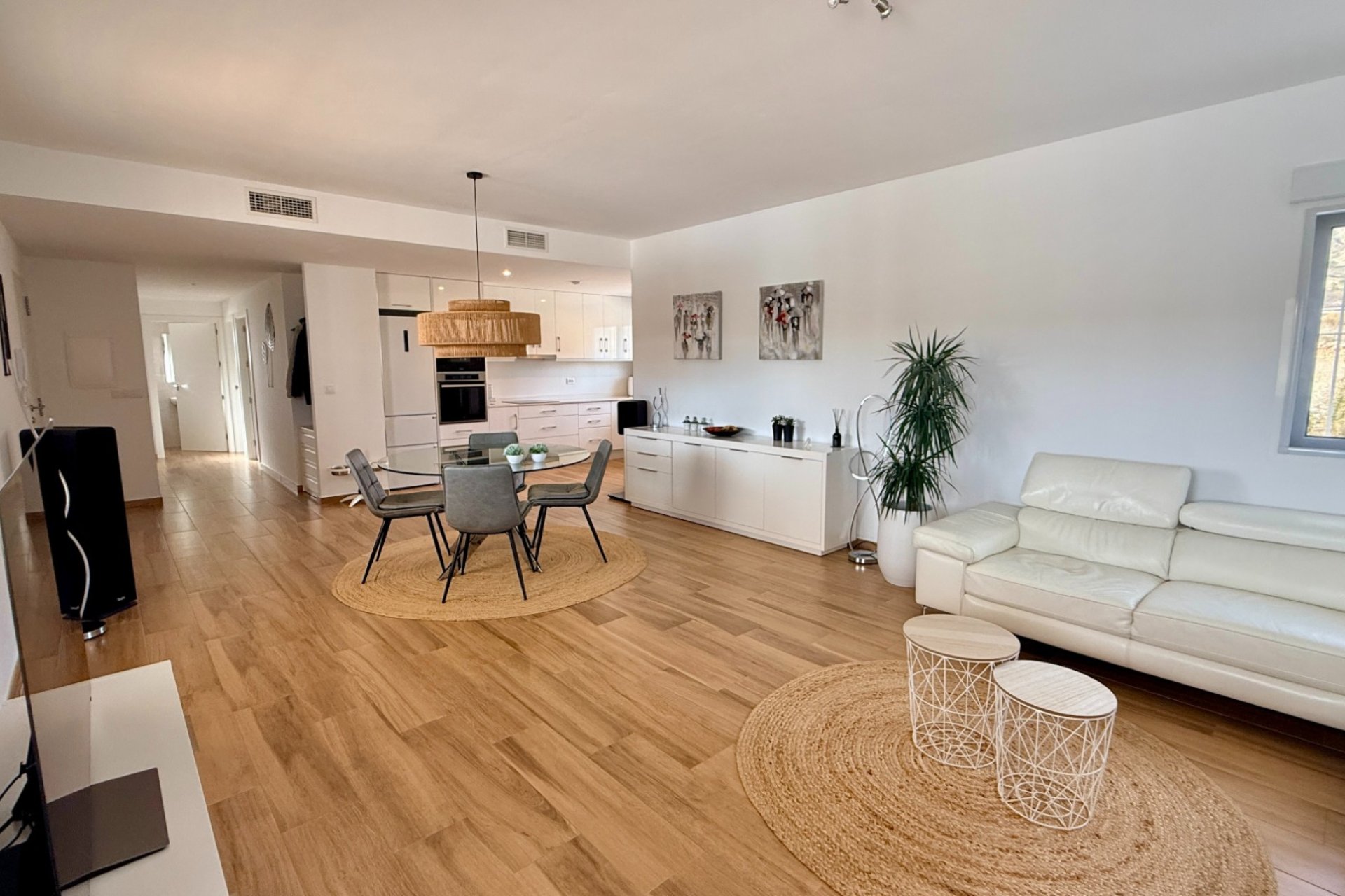 Weiterverkauf - Villa (freistehende) -
Macisvenda