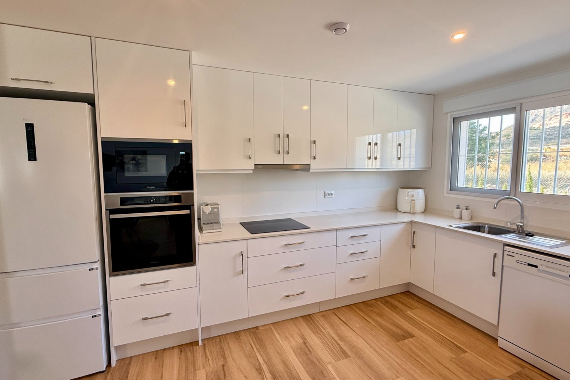 Weiterverkauf - Villa (freistehende) -
Macisvenda