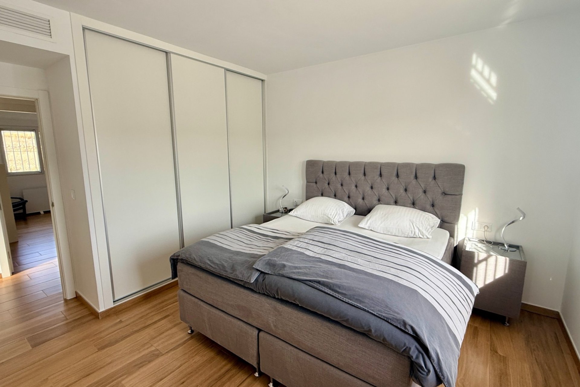 Weiterverkauf - Villa (freistehende) -
Macisvenda