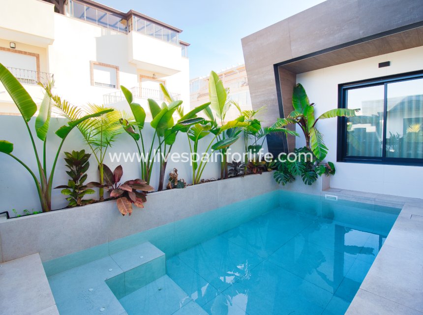 Weiterverkauf - Villa (freistehende) -
Murcia