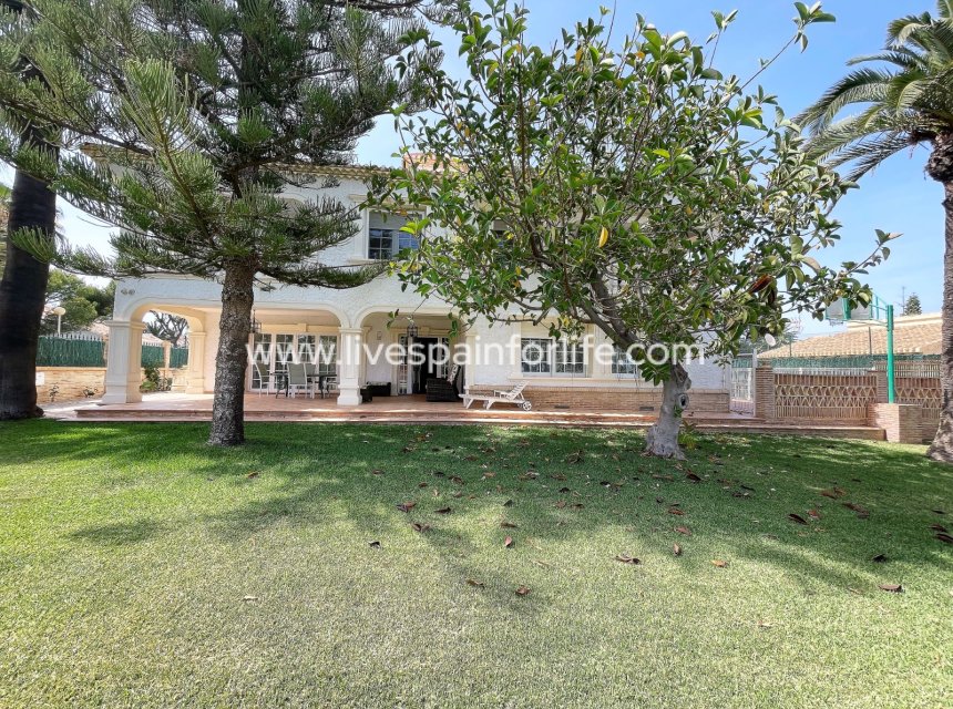 Weiterverkauf - Villa (freistehende) -
Orihuela Costa - Cabo Roig
