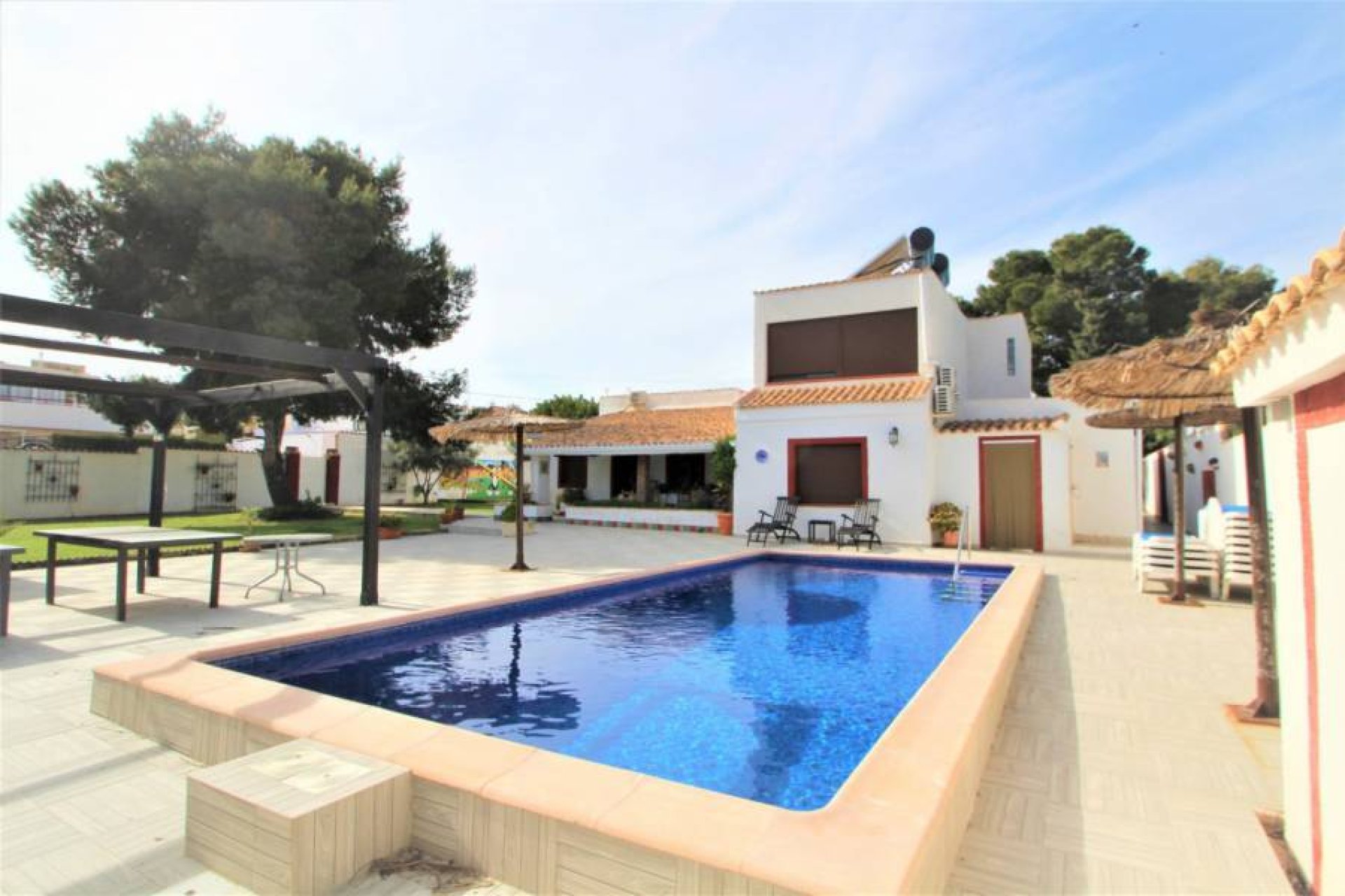 Weiterverkauf - Villa (freistehende) -
Orihuela Costa - Lomas de Cabo Roig
