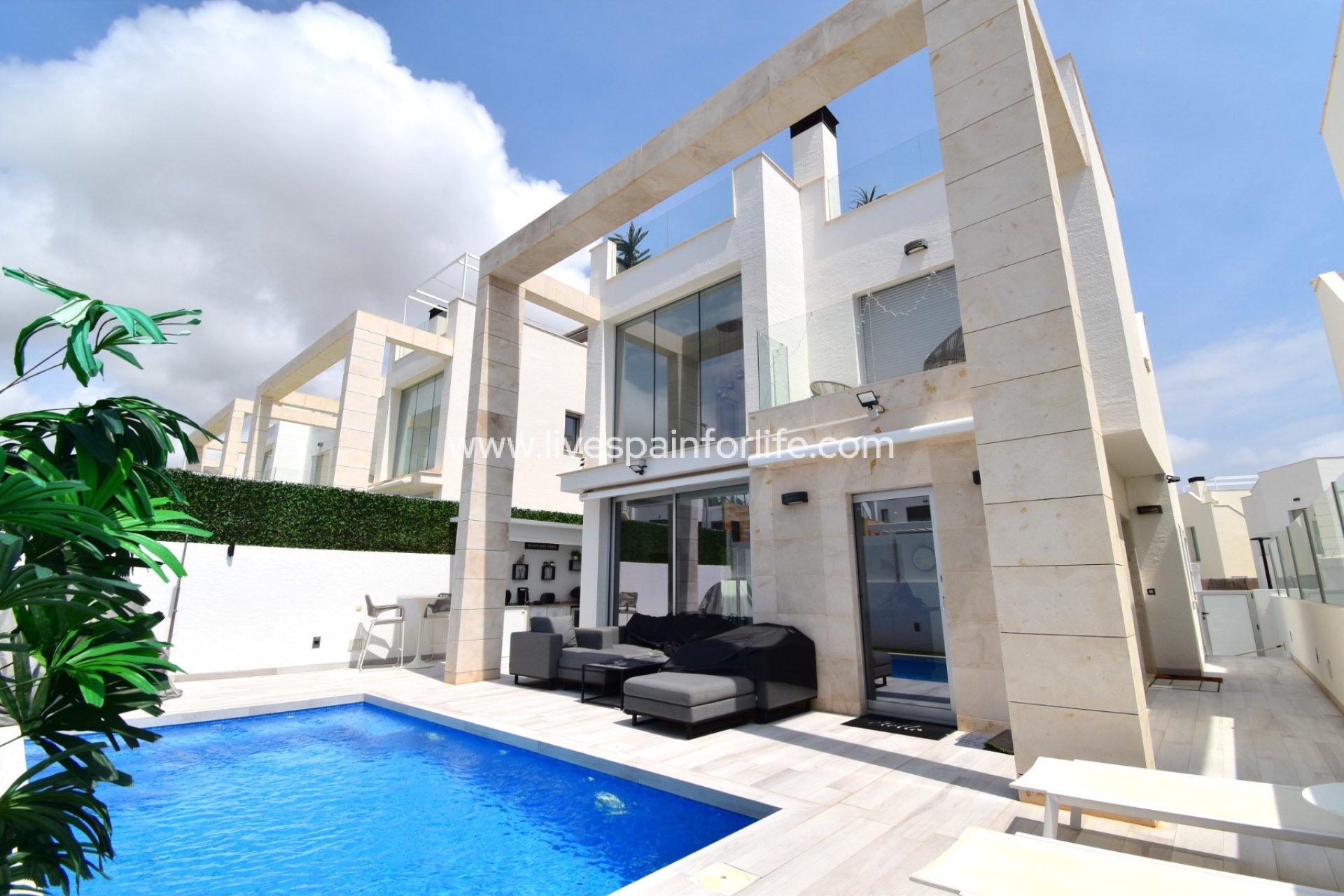 Weiterverkauf - Villa (freistehende) -
Orihuela Costa - Lomas de Cabo Roig