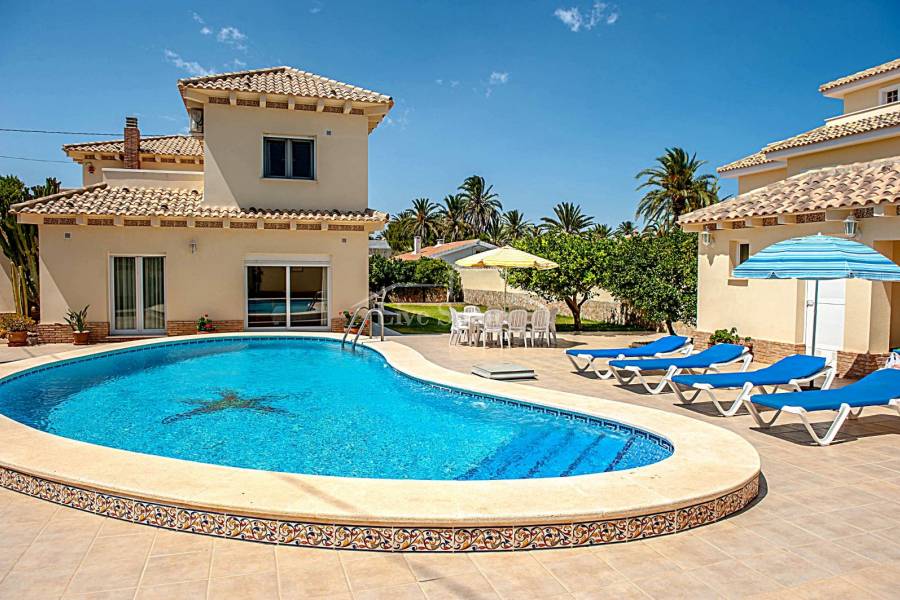 Weiterverkauf - Villa (freistehende) - Cabo Roig