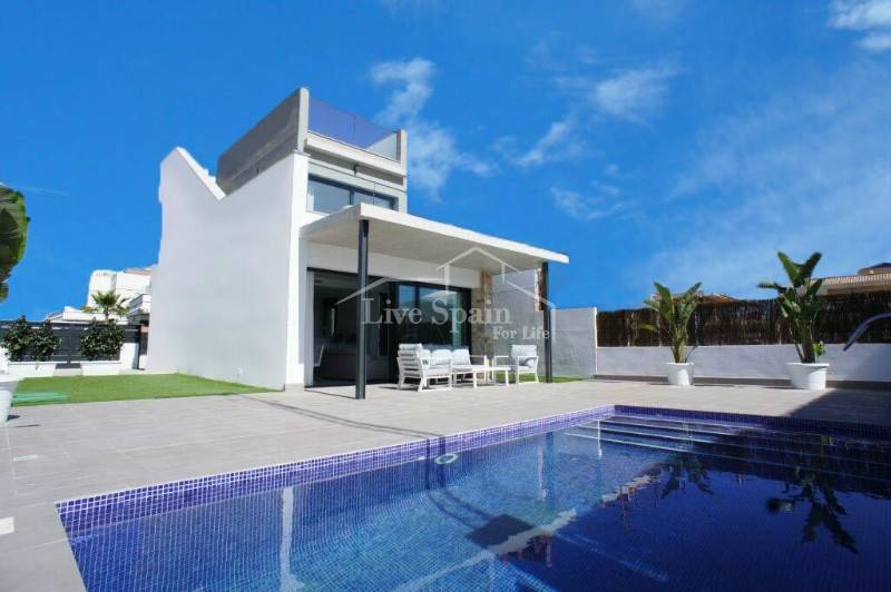 Nybyggt - Villa (friliggande) - Cabo Roig