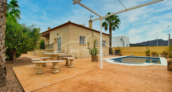 Villa (freistehende) - Weiterverkauf - Alicante - Alicante