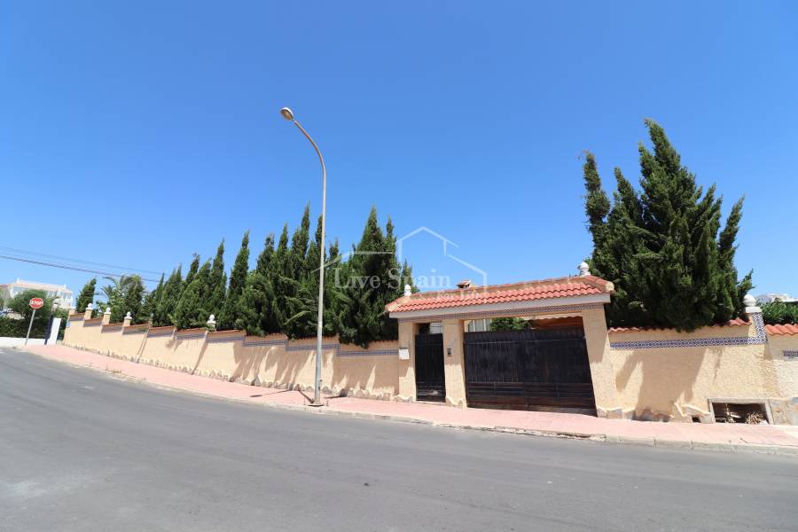 Återförsäljning - Villa (friliggande) - Ciudad Quesada