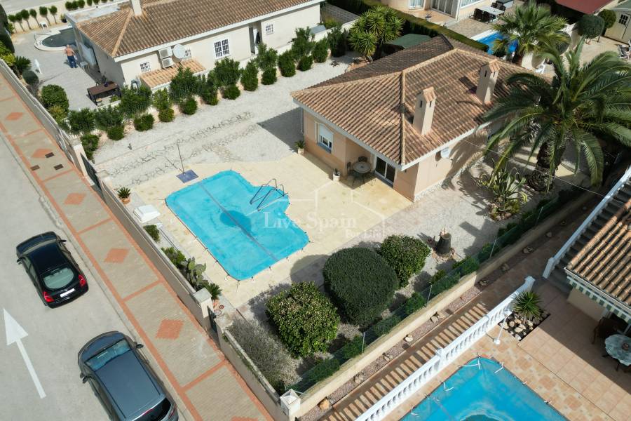 Återförsäljning - Villa (friliggande) - Hondon De Las Nieves